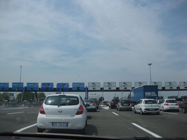 War to all tolls in Italy! you are expensive!